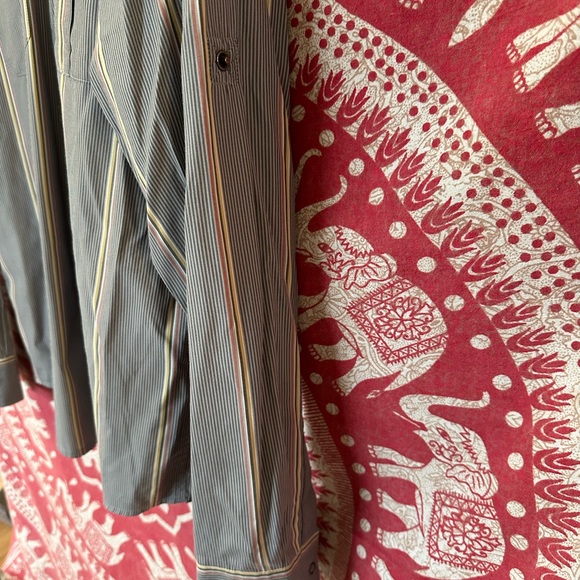 Patagonia lightweight button up - Picture 2 of 3